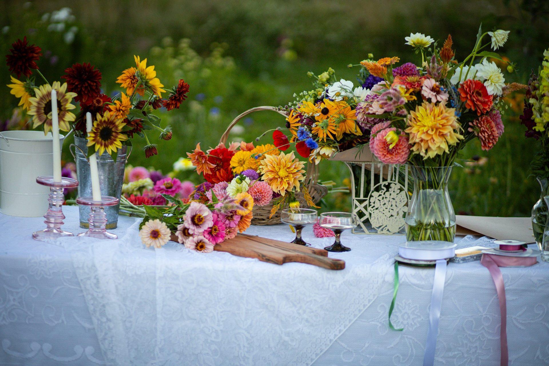 Meadow-style floral arrangement with loose garden texture
